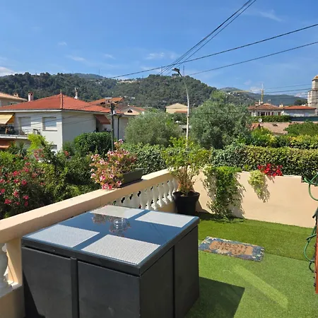 4 A Proche De 15 Mn, Monaco 20 Mn Et L'italie 30 Mn 2 Et 2 Prives Et Independants Гостевой дом *