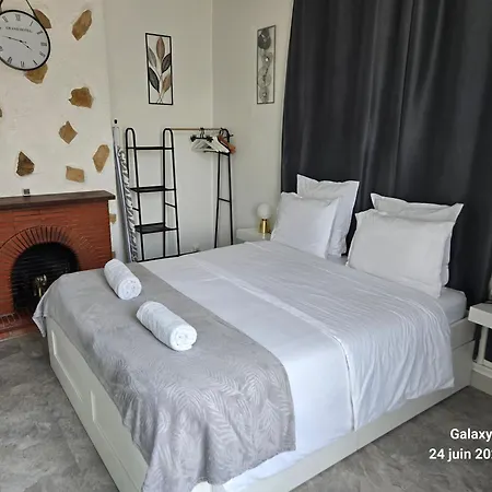 Гостевой дом 4 A Proche De 15 Mn, Monaco 20 Mn Et L'italie 30 Mn 2 Et 2 Prives Et Independants