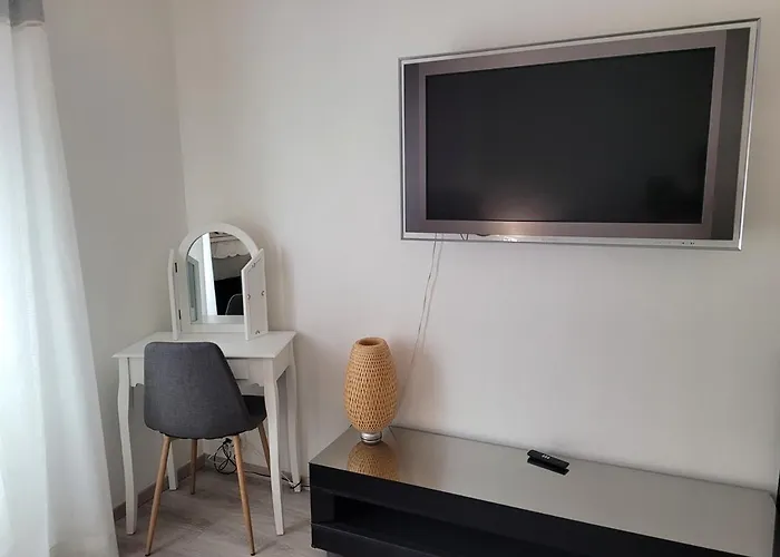 4 A Proche De 15 Mn, Monaco 20 Mn Et L'italie 30 Mn 2 Et 2 Prives Et Independants *